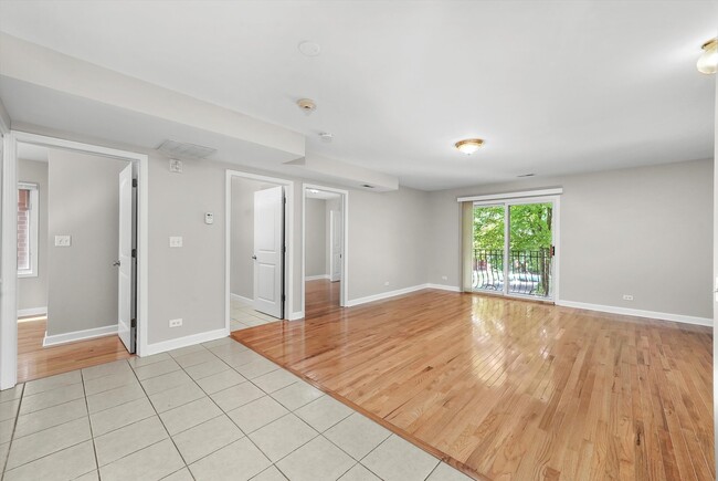 Building Photo - 3423 Ridgeland Ave