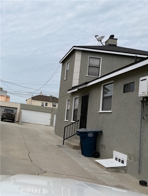 Building Photo - 15717 Brighton Ave