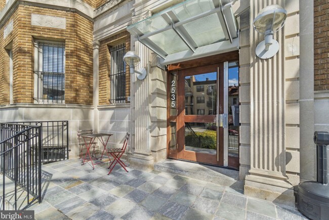Foto del edificio - 2535 13th St NW