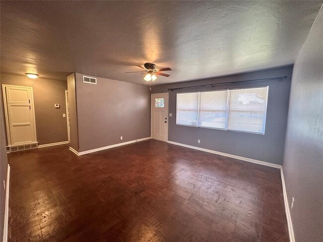 Building Photo - 1321 Garland Dr