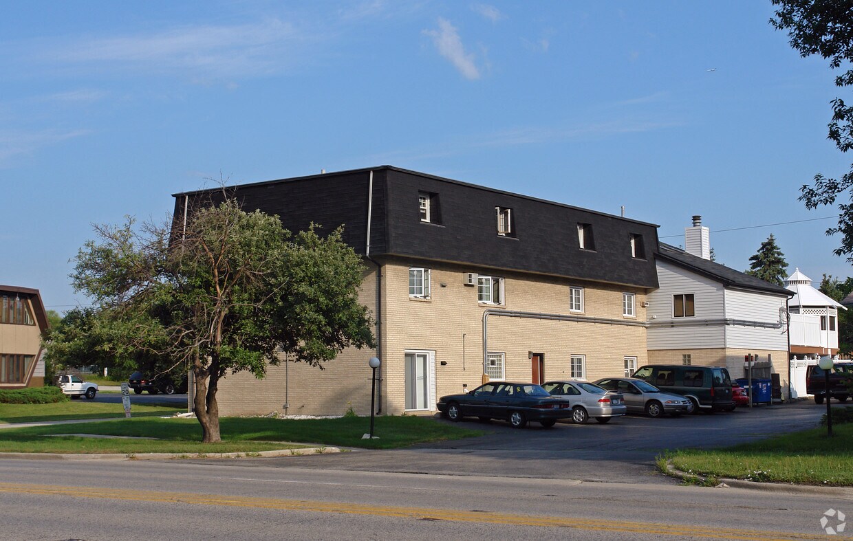 Building Photo - 6321 Joliet Rd