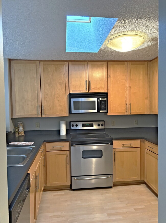 Kitchen with Skylight wutg - 6155 Chasewood Pkwy