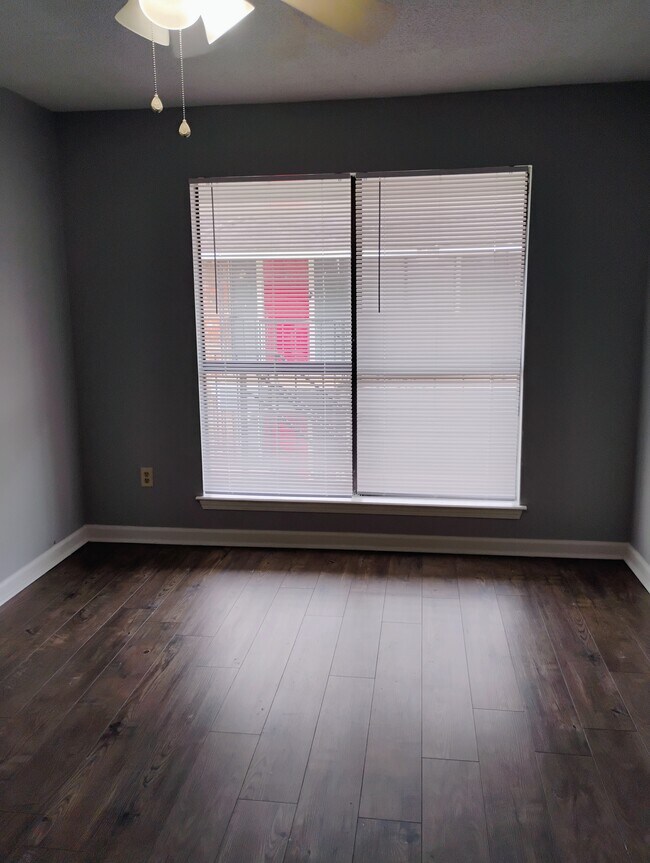 Foto del edificio - 1707 Port Dr