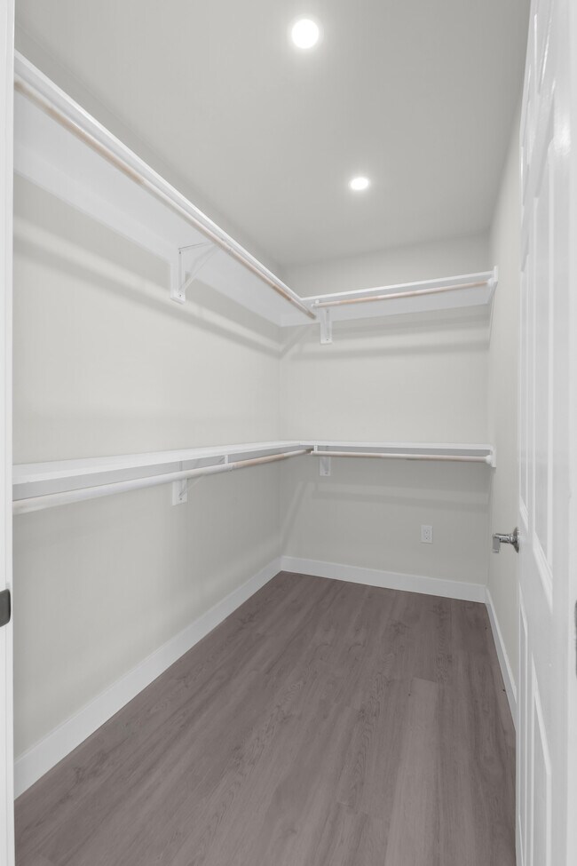 Foto del edificio - 1575 Manning Ave