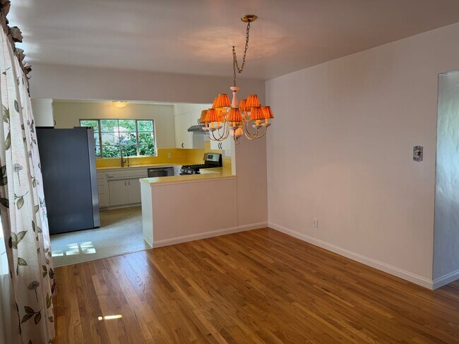Foto del edificio - 25065 Monterey St