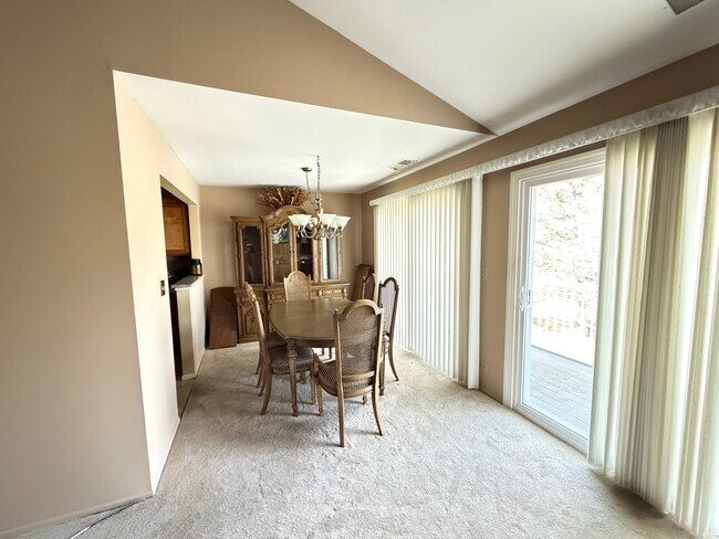 Foto del edificio - 608 Berkley Ct