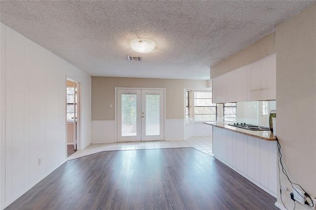 Foto del edificio - 1006 Meadowbrook Dr