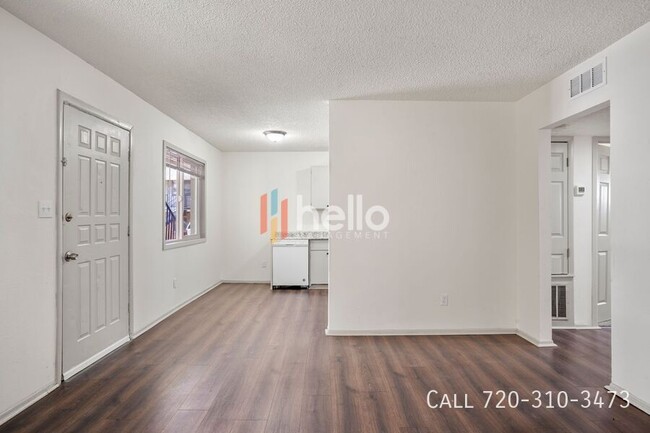 Building Photo - 984 E Saxony Dr