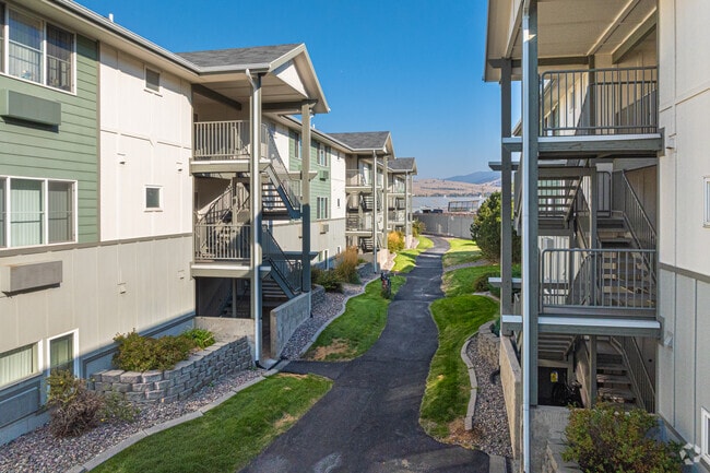 Alternate Building - Great Northern Apartments