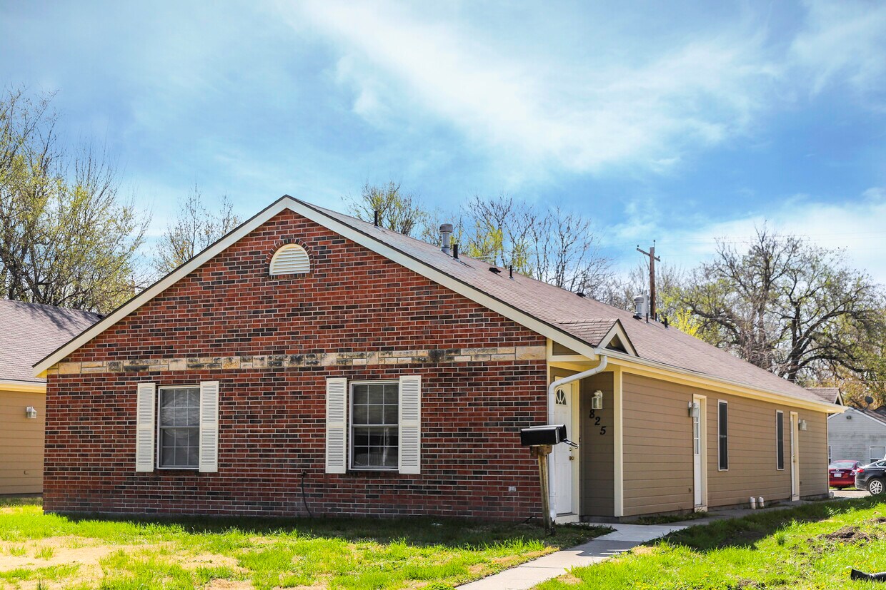 821 Thurston St, Manhattan, KS 66502 Townhome Rentals in Manhattan KS