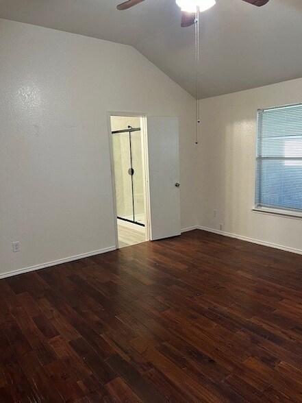 Foto del edificio - 8112 Autumn Creek Trail