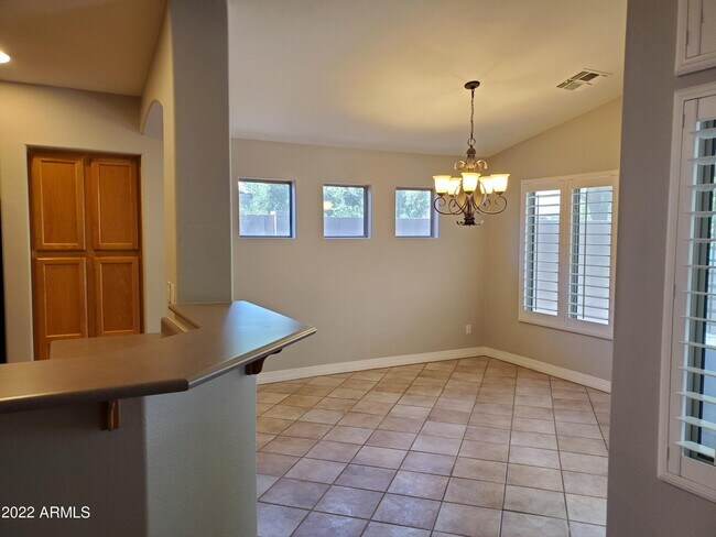 Building Photo - 2880 S Tumbleweed Ln