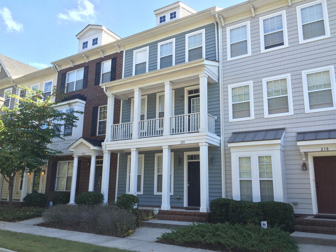 220 Paradise Dr, Portsmouth, VA 23701 Townhome Rentals in Portsmouth