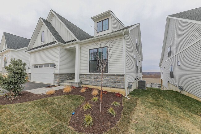 Foto del edificio - Beautiful and spacious brand new 3BR/3BA home in a 55+ community