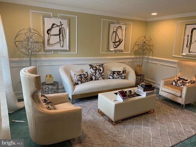 Foto del edificio - 7706 Willow Hill Dr