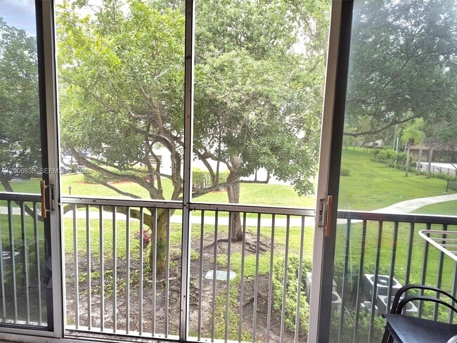 Foto del edificio - 12501 SW 14th St