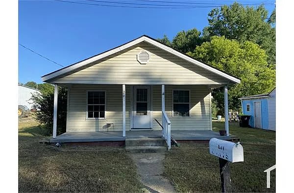 Building Photo - 204 St Matthews Rd