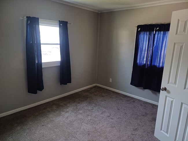 Building Photo - Unit 3