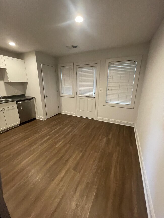 Foto del edificio - 1623 Memminger Ave