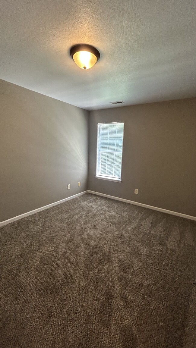 Building Photo - 2840 Oasis Ln