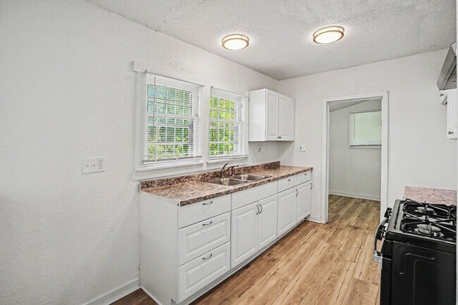 Foto del edificio - 5013 S Benton Ave
