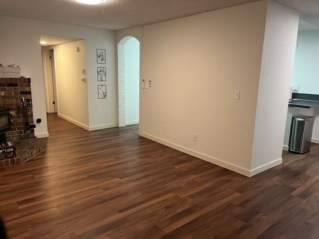 Building Photo - 4507 Lexington Pl NE