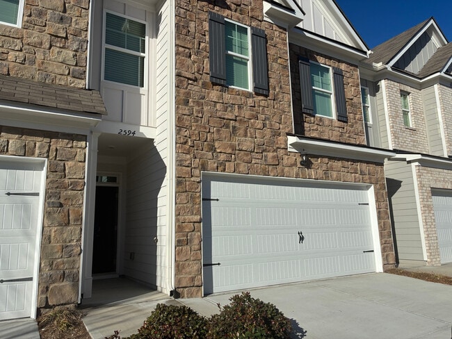 Building Photo - Room in Townhome on Poppy Ct