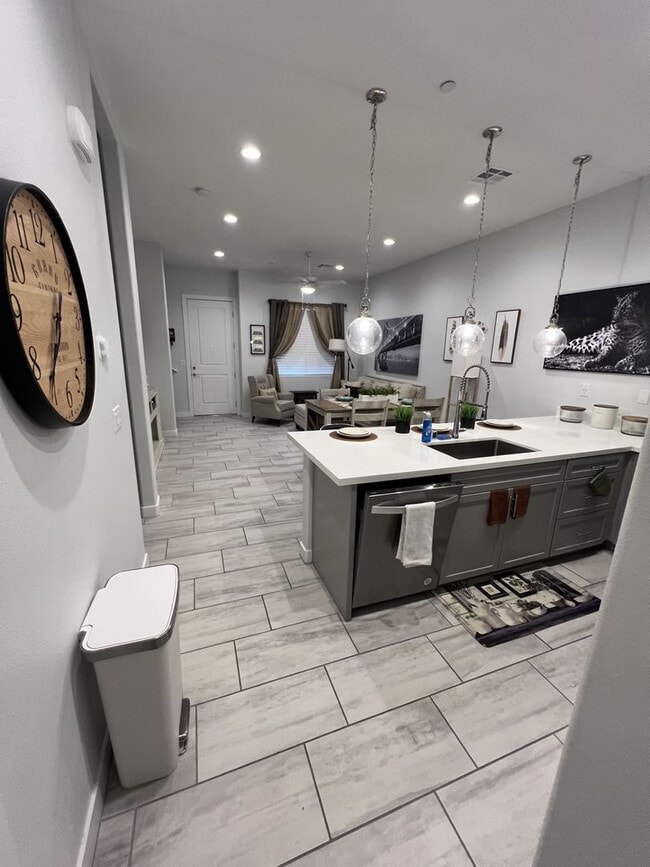 Building Photo - 3/BD 2.5/BA Sleek Townhome with High Ceilings, Balcony, and Prime Community Amenities!