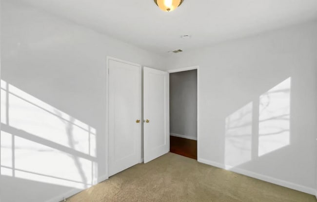 Foto del edificio - 7330 25th Ave