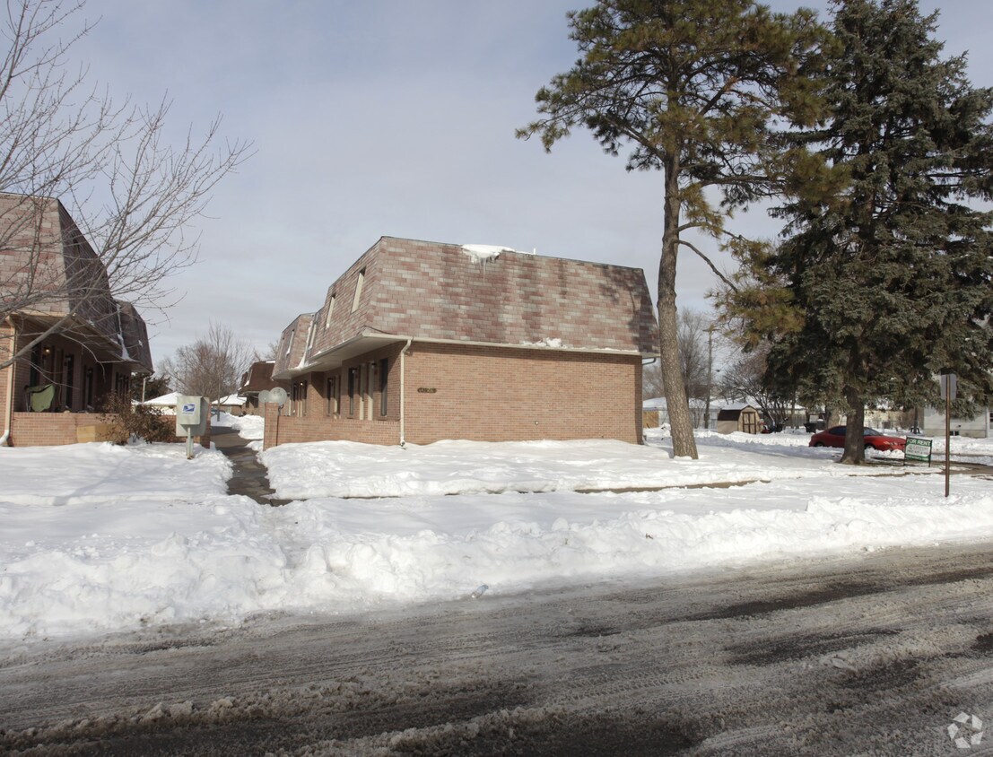 Foto principal - 4928 Dudley St