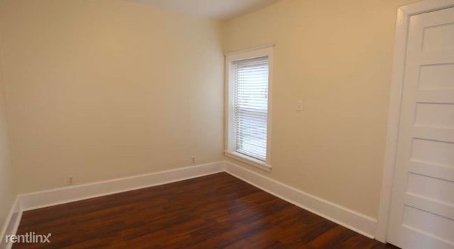 Building Photo - 4852 S Cottage Grove Ave