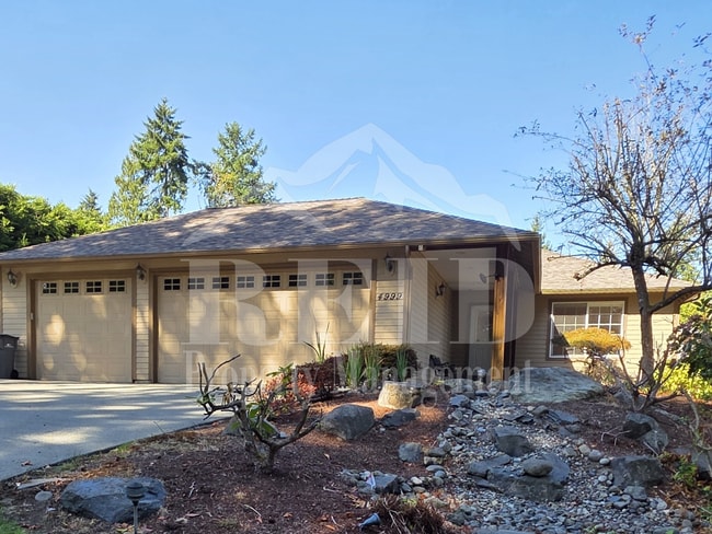 One-Story Home with Sound View in a Desira... - One-Story Home with Sound View in a Desira...