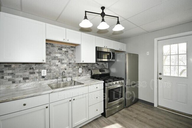 Foto del edificio - 420 School St