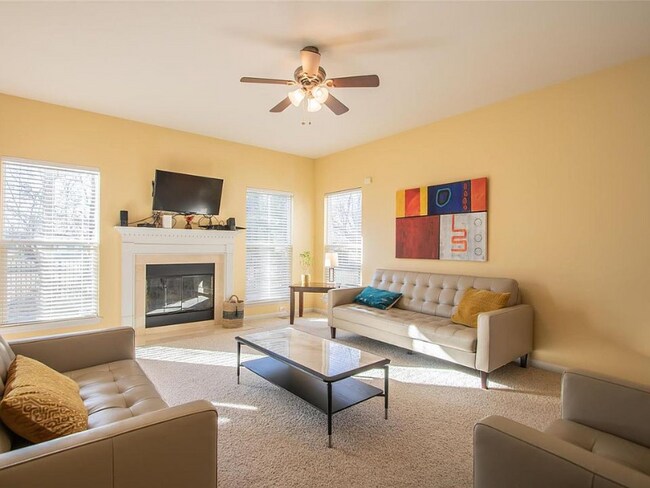 Foto del edificio - 320 Willott Square Dr