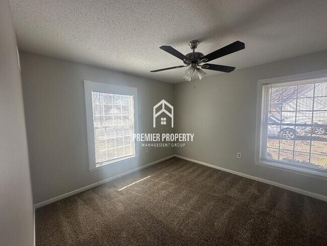 Foto del edificio - 6168 Flodden Dr - Available Now!