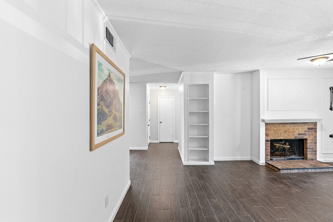 Building Photo - 8109 Skillman St