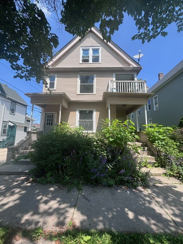Primary Photo - 1524 East Windsor Place