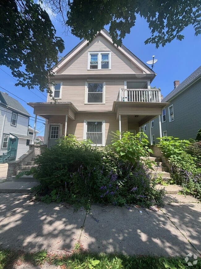 Building Photo - 1524 East Windsor Place