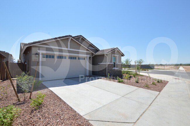 Foto del edificio - 9347 W Glenrosa Ave