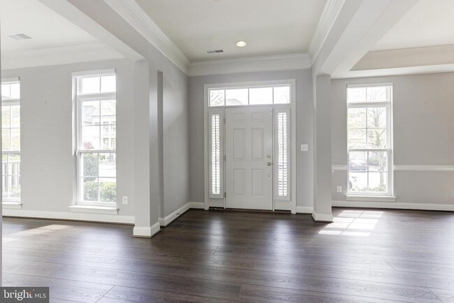 Building Photo - 23247 Hickox Dr