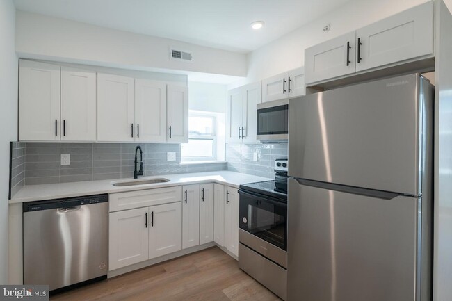 Building Photo - 1513 W Girard Avenue Unit 5