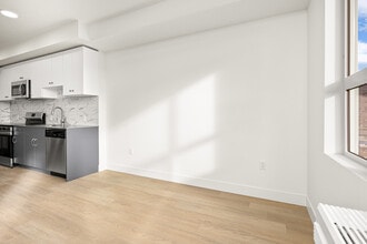 Building Photo - 500 Asher
