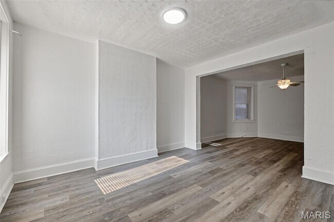 Foto del edificio - 2703 N Spring Ave