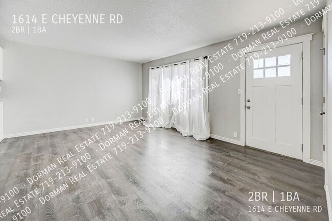 Building Photo - 1614 E Cheyenne Rd