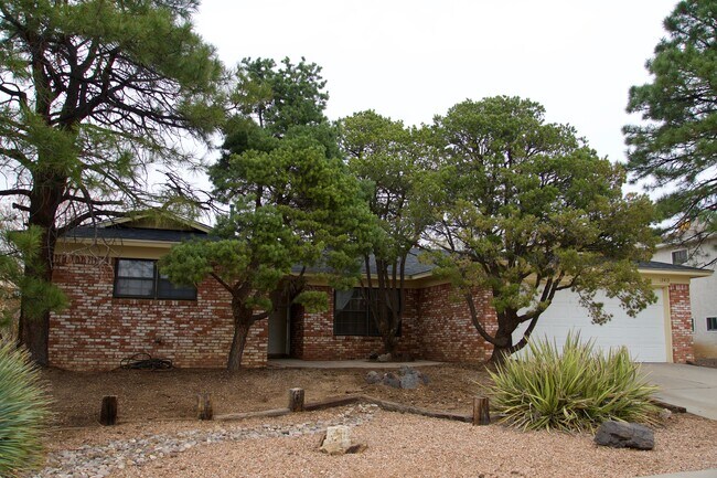 Frente - 12413 Morocco Rd NE