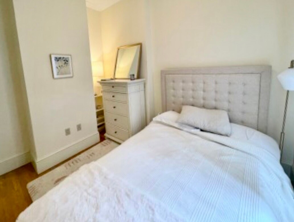 Foto del edificio - 195 Commonwealth Ave