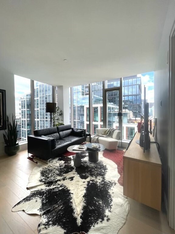 137 Seaport Blvd Unit 1707, Boston, MA 02210 Condo for Rent in Boston