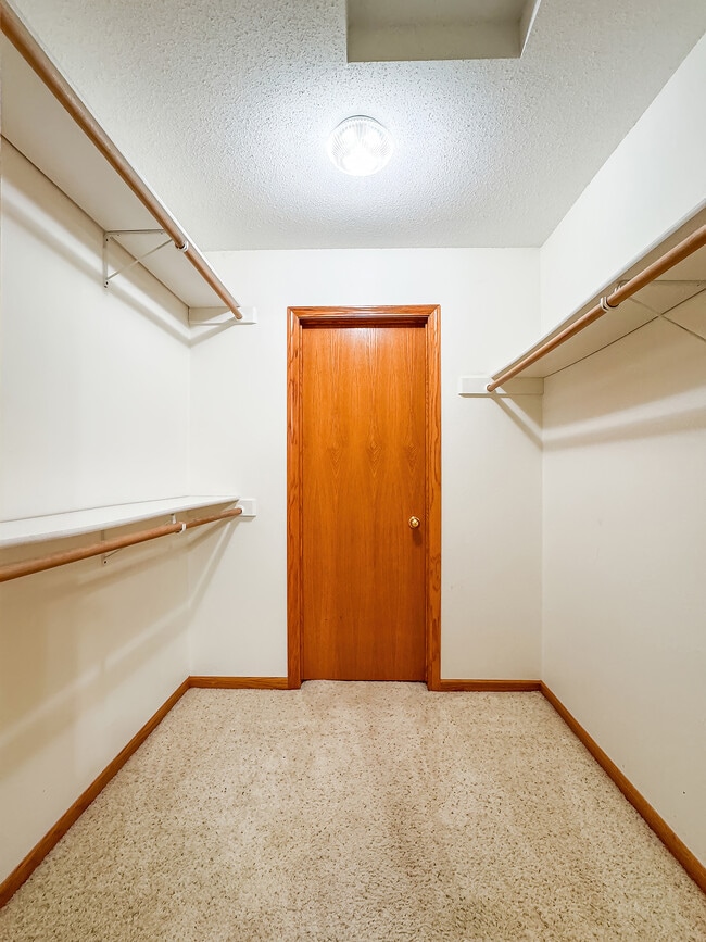 Building Photo - 5140 Orchid Ln