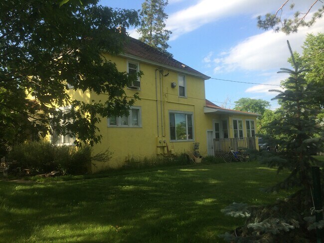 Building Photo - 510 7th Ave N