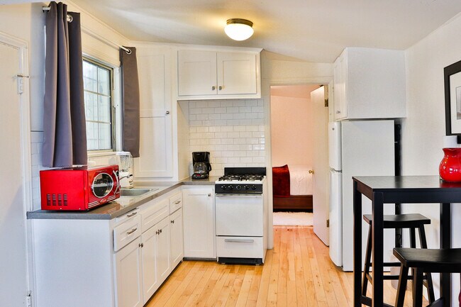 Kitchen Area - 3655 1/2 Vinton Ave
